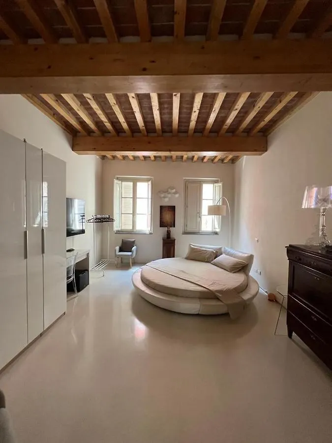 Luxury Tower House By Arno River In Pisa 0*,