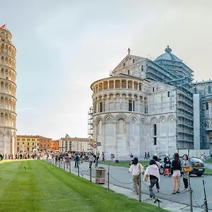 A Due Passi Dai Miracoli Pise